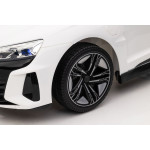 Elektrické autíčko Audi E- Tron GT QLS-6888 - biele